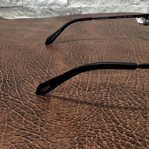 BRAND NEW !! - QUAY - High Key - POLARIZED BLACK / SMOKE LENS - Picture 12 of 16